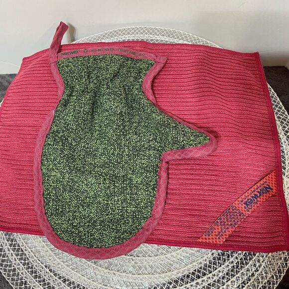 Norwex Veggie and Fruit Scrub Mitt LE and Kitchen Cloth set of 2 NWOT - Picture 2 of 15